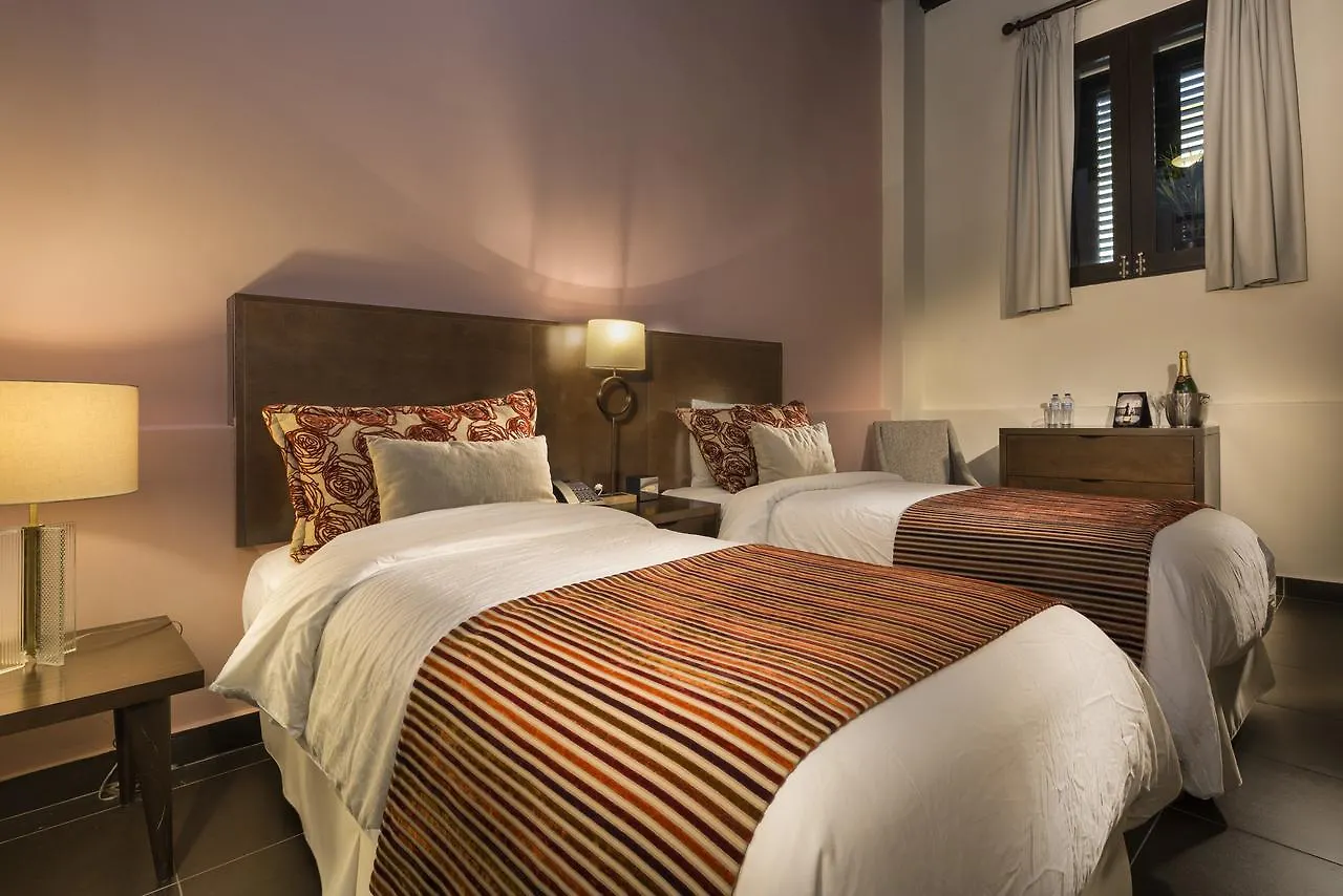 Decanter Hotel San Juan 3*,